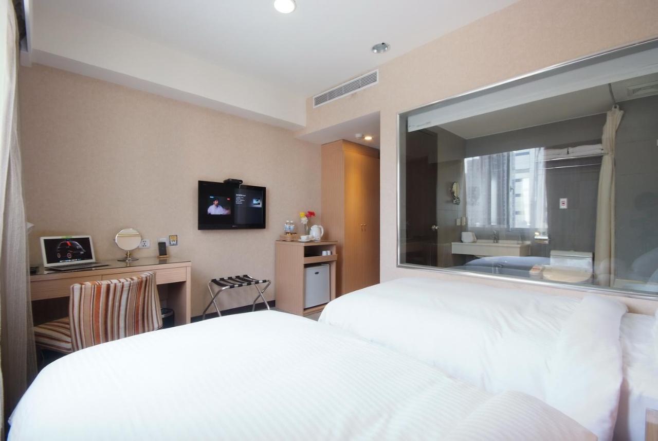 The Metro Hotel Taichung Exterior foto